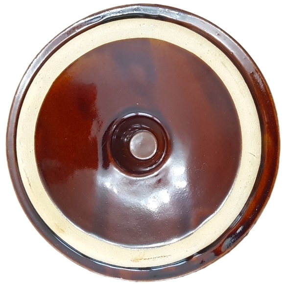 1970s West Bend Colonial Stoneware Crock with Lid - 2 Quart - Picture 2 of 8